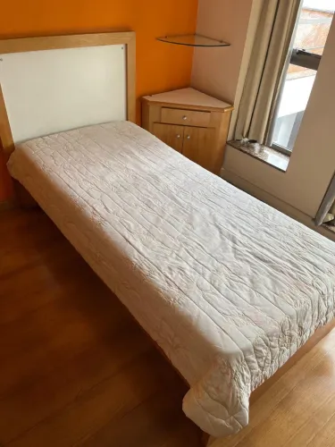 Cama solteiro com colchão