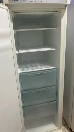 Freezer Vertical Bosch Intelligent 32 300L