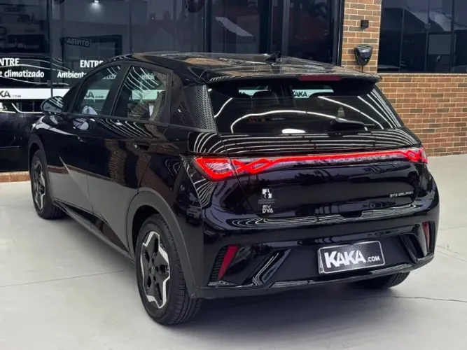 BYD Dolphin EV (Elétrico) 2025