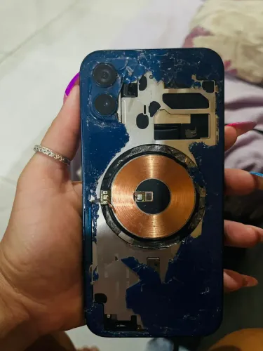 iPhone 12 funcionando, mas com defeito 