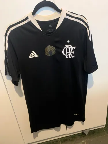 camisa especial ?Excelência Negra? do Clube de Regatas 