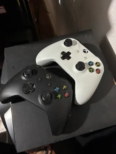 vendo 2 controles xbox com defeito