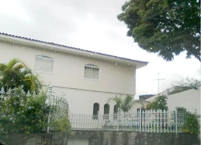 Sobrado de 580m² com 6 quartos em Jardim São Bento