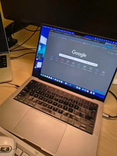 Vendo/Troco(descrição) Macbook M1 Pro 16GB e 512GB RAM 14 polegadas