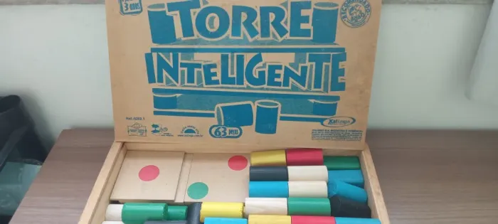 Torre inteligente jogo didático