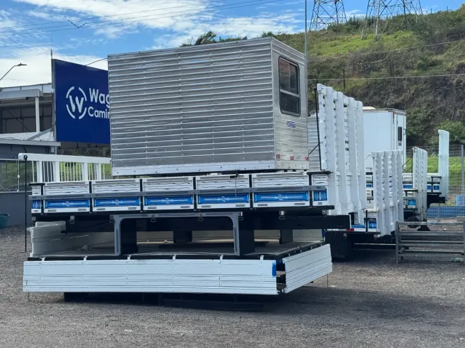 Carroceria e Cabine Suplementar para Caminhão 3/4 - Novas e Usadas