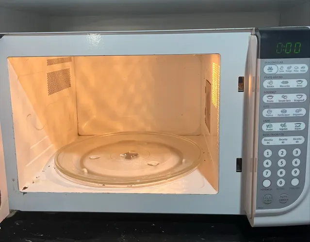 Microondas funcionando tudo