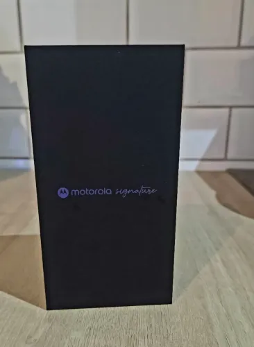 Smartphone Motorola Signature 5G - 512GB 24GB 12GB RAM + 12GB RAM Verde Oliva + lacrado NF