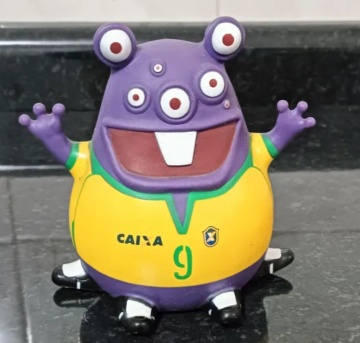 Poupançudos  da Caixa  Boneco Barrico Camisa 9 Copa do  Mundo 