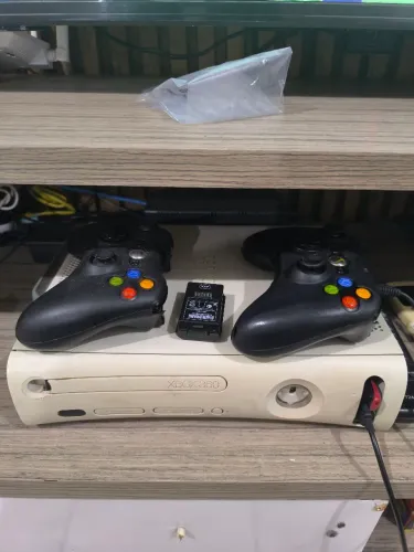Xbox 360 desbloqueado Aurora + Fonte original + HD 500GB original + 72 jogos + 2 controles
