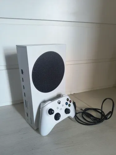 Xbox séries S com controle e cabo de força 