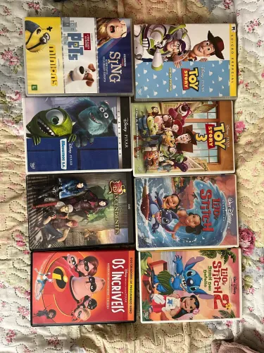DVDs de filmes de animação e live-action da Disney, Pixar e Universal Pictures