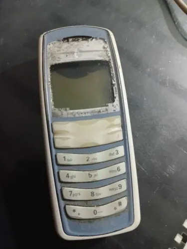 Antigo Nokia mancha na tela apenas aparelho sem carregador
