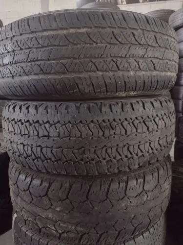 Pneus 245/70/16 um de cada marca