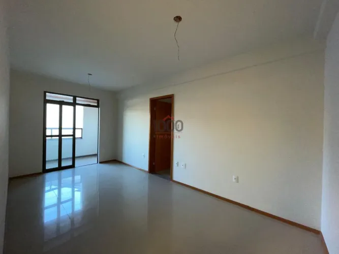 Santa Helena, elevador, varanda e garagem.