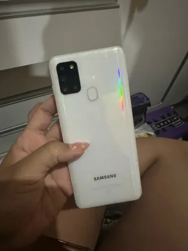Celular a21s quebrado, para aproveitar as peças.