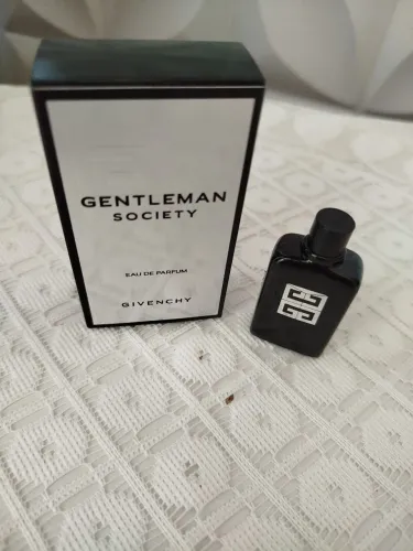 Miniatura de perfume importado