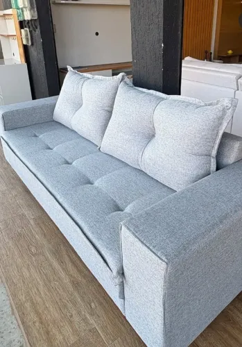 Sofá Com Pés De Madeira (Entrega Imediata Produto Novo)