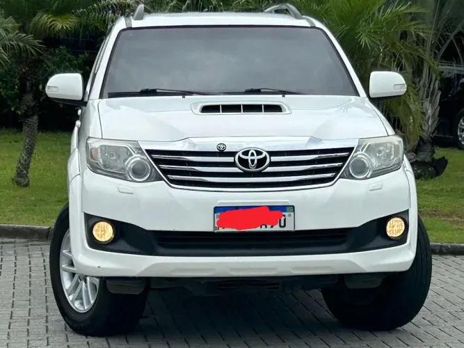 Toyota Hilux SW4 SRV D4-d 4X4 3.0 TDI Dies. AUT 2013