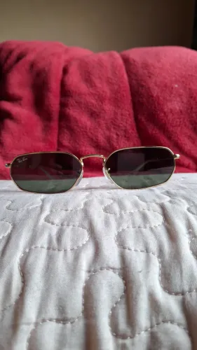 Óculos de Sol rayban RB3947 original Semi-novo sem arranhões e sem defeito.