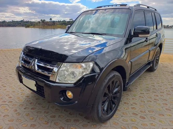 Mitsubishi Pajero HPE Full 3.2 4X4 T.i.dies. 5P AUT 2013