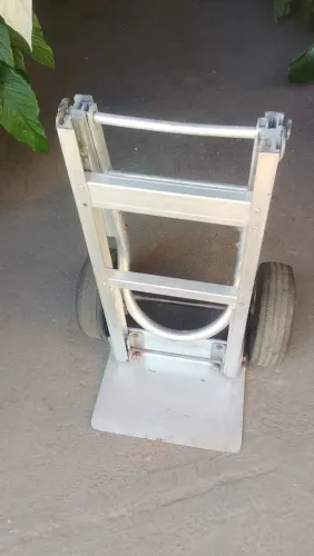 Carrinho top para fazer entregas