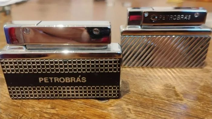 2 ISQUEIRO COLECIONÁVEL COMEMORATIVA A PETROBRÁS