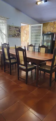 Mesa c 8 cadeiras madeira
