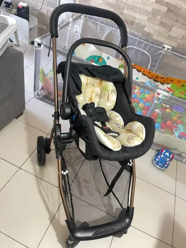 vendo carrinho de bebê 2 em 1