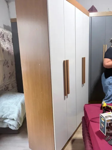 Guarda roupa novo