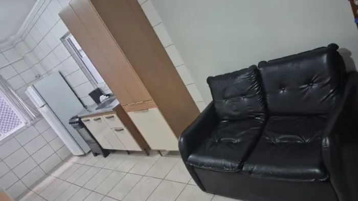 Alugo apartamento de 1 quarto, mobiliado no Saguaçu. Taxas inclusas.