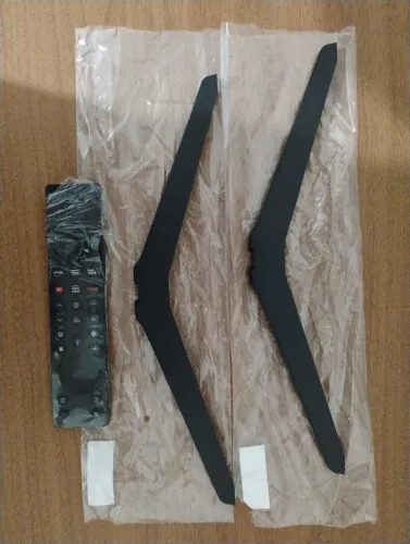 Vende-se pé da tv tcl 65 polegadas e controle original