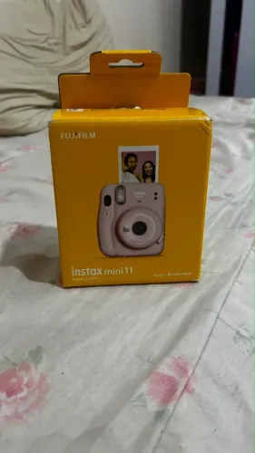 Instax Mini 11 - muito pouco usada