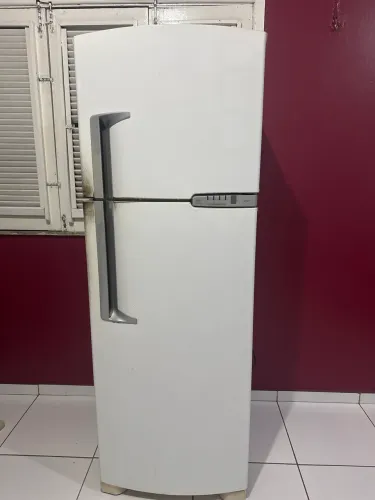 Geladeira/Refrigerador Brastemp Frost Free Duplex - 378L BRM42