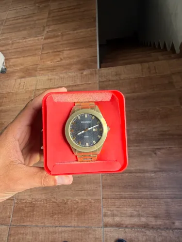 Relógio mondaine seminovo