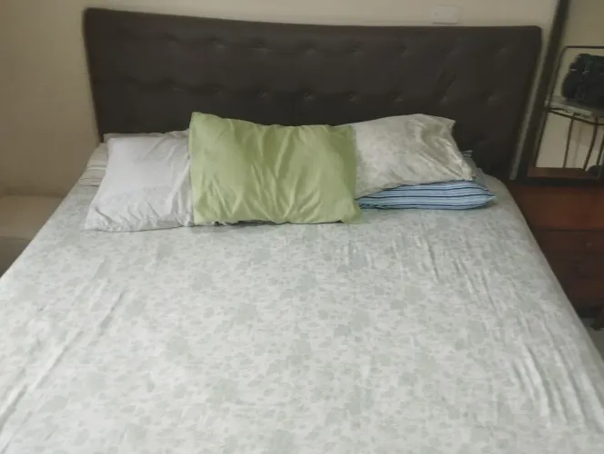 Cama king size com cabeceira