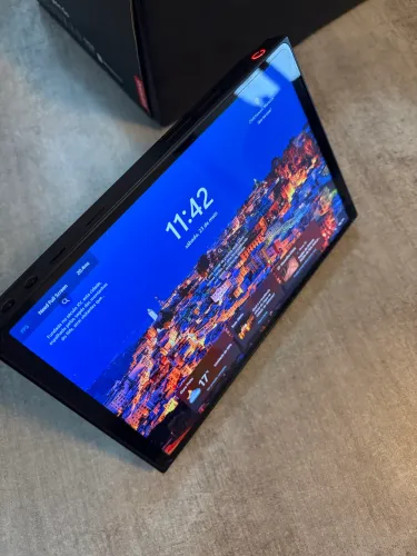 Lenovo Legion Go - Versão 1 TB SSD - Windows