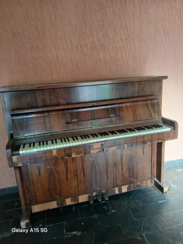 PIANO NIENDORF