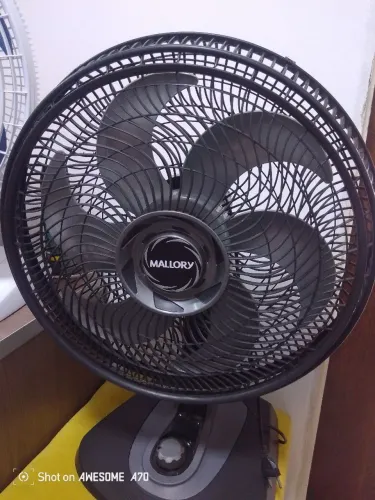 Vendo ventilador Mallory 3 velocidade 6 pá