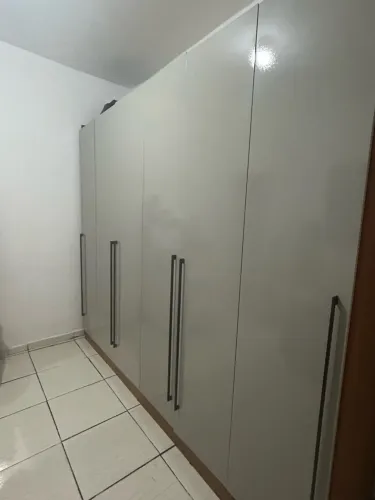 Guarda roupa de casal 6 portas e 8 gavetas
