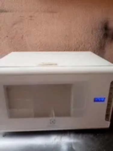 Microondas Electrolux MI41T