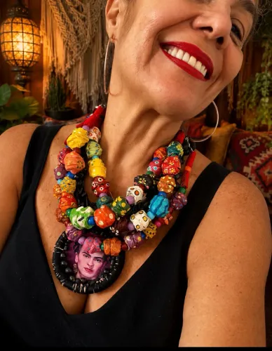 Colar Artesanal Frida Kahlo Upcycling Colorido Boho Exclusivo