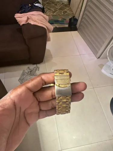 Relógio Swatch serie ouro