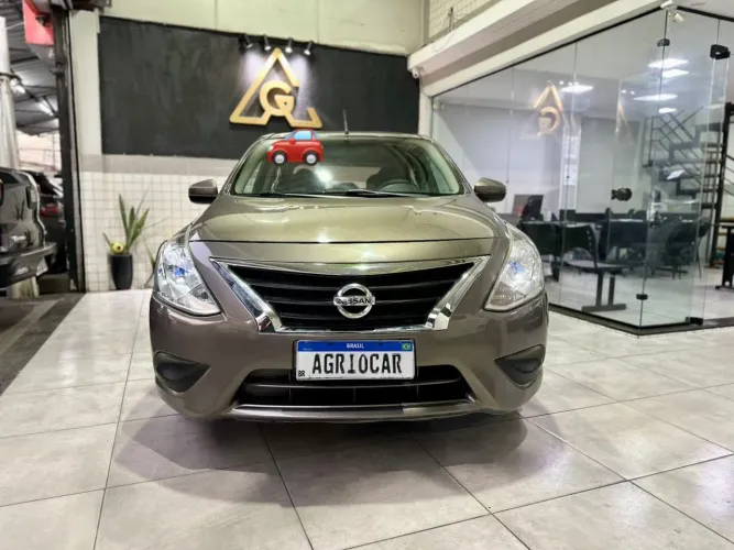 Nissan Versa SV 1.6 16V Flex Fuel 4P Mec. 2013
