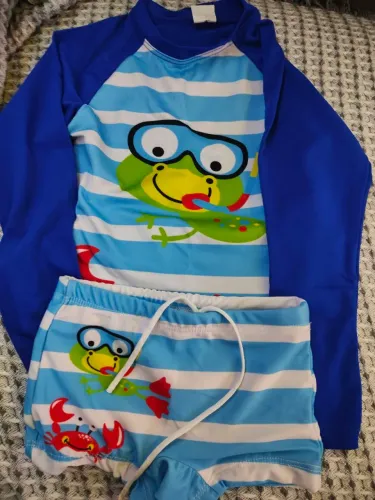 Conjunto bebê piscina/praia com proteção 50UV tamanho P veste 1 a 2 anos 