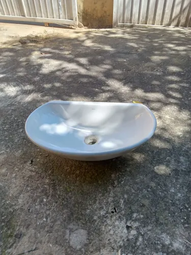 Lavatório fixisor na parede branco deca