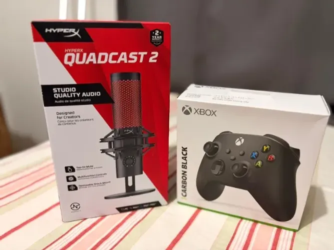 Mic HyperX QuadCast 2 + Controle Xbox Series X/S 