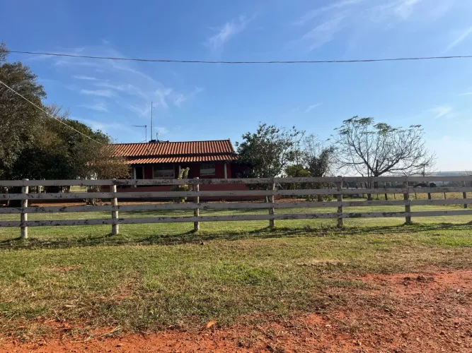 56 alqueires em Itapetininga 25 em grama esmeralda Restante em pasto Três represas Terreno