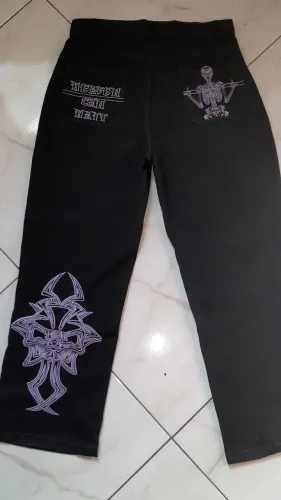 Calça masculina estilo Y2K preta com detalhes roxo BORDADO