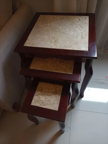 Vendo jogo de mesas de canto com tampo de granito